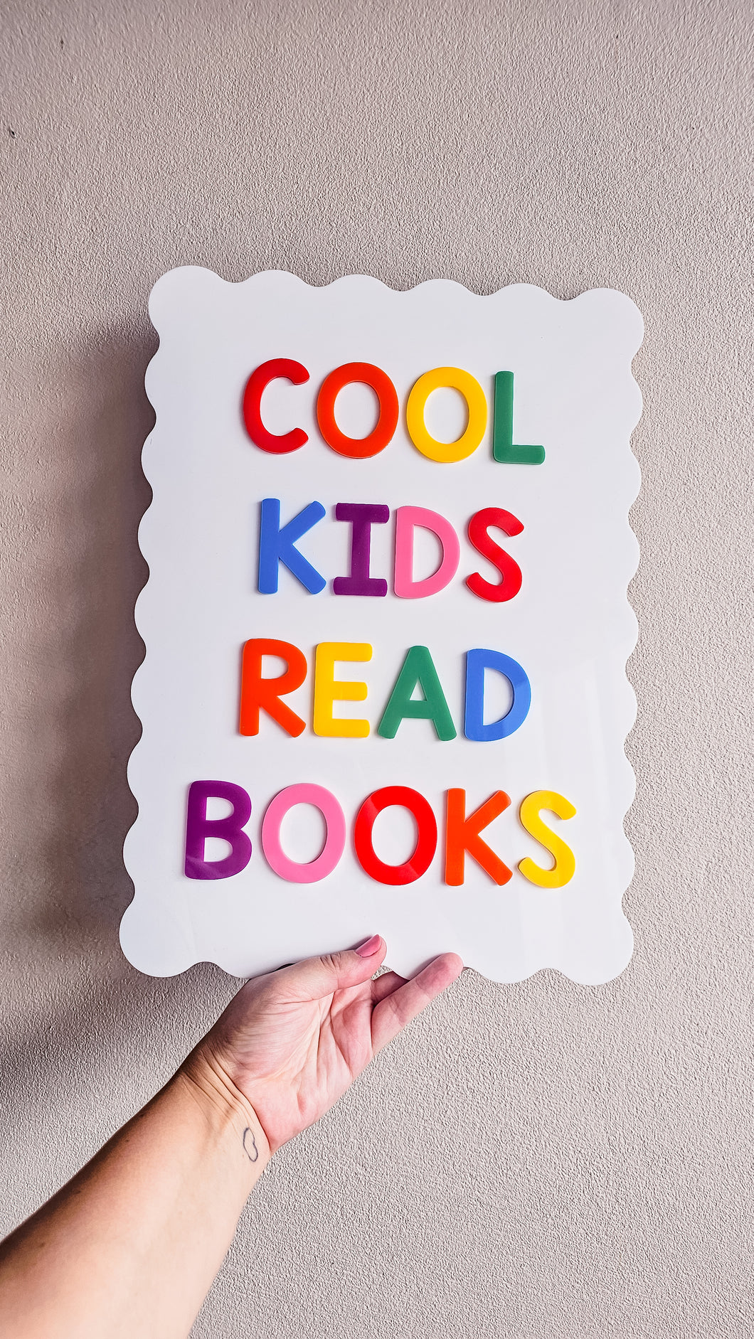Cool Kids Read Books Wavy Plaque