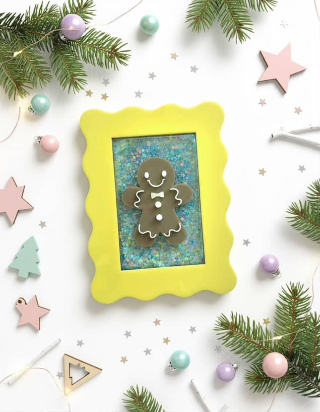 Snowglobe Colour Pop Frame - Gingerbread Boy